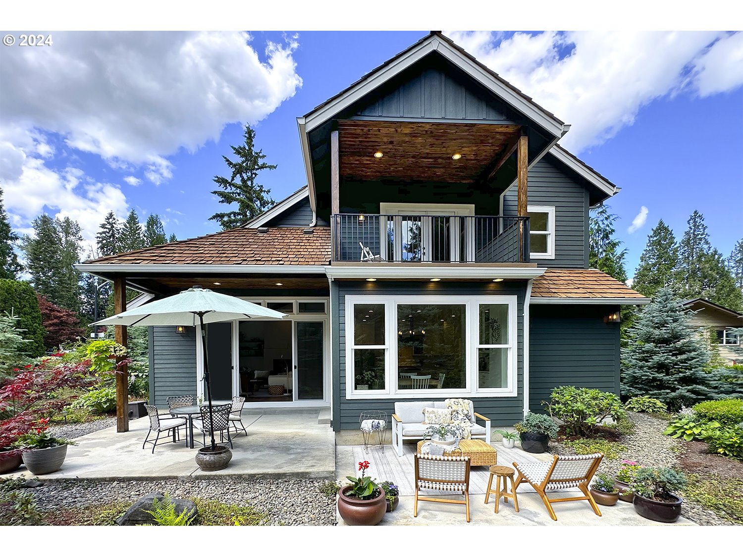 774 Southeast 25th Street Gresham, OR 97080 - Photo 35 of 39 a house view with a outdoor space