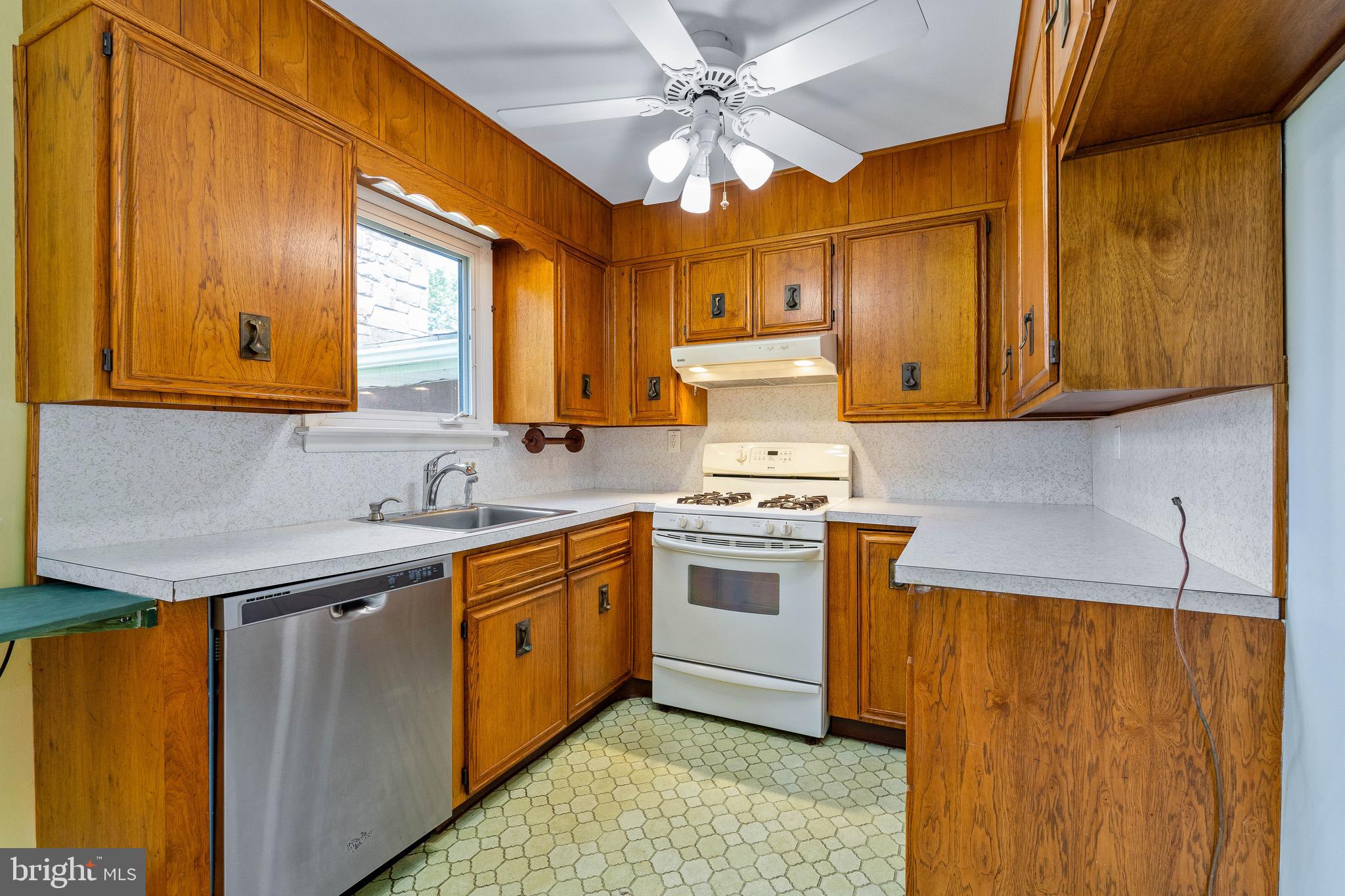723 South Harmony Road Newark, DE 19713 - Photo 9 of 29