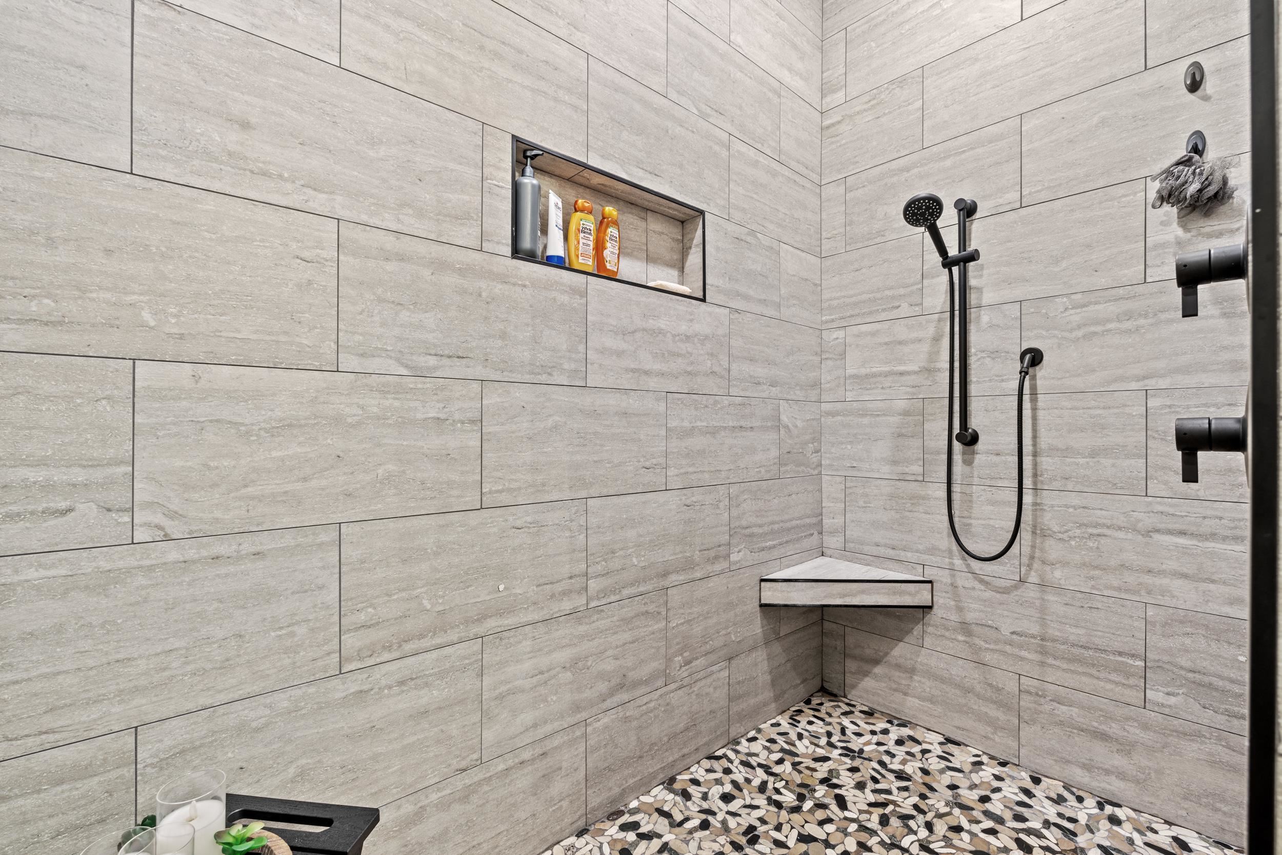 411 Chamberlin Road Myrtle Beach, SC 29588 - Photo 21 of 40 Bathroom with tiled shower