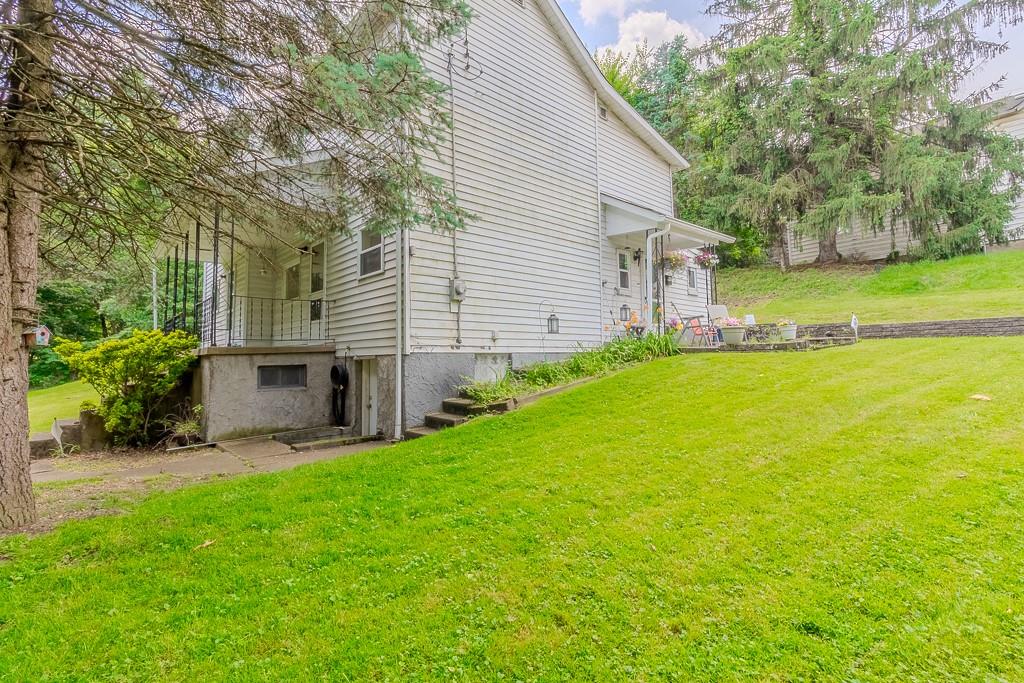 93 Semmens Street Turtle Creek, PA 15145 - Photo 3 of 22