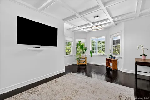 $1,299,000 | 193 Woodbury Road, Woodbury, NY 11797
