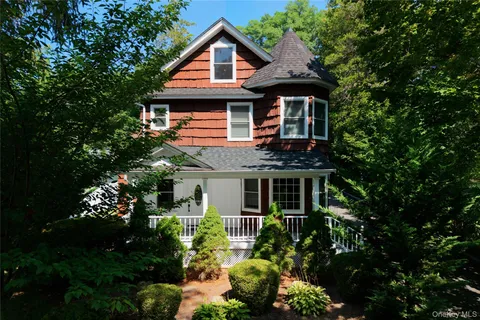 $1,299,000 | 193 Woodbury Road, Woodbury, NY 11797