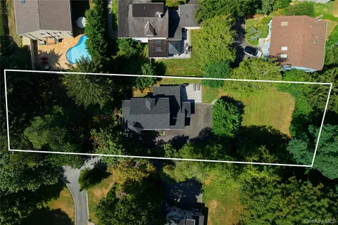 $1,299,000 | 193 Woodbury Road, Woodbury, NY 11797