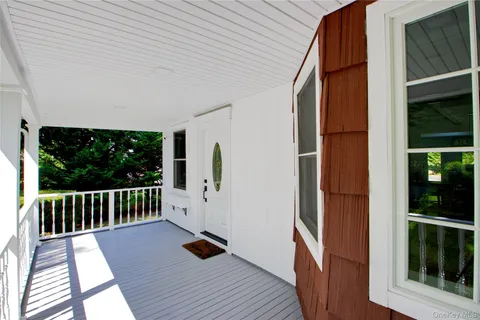 $1,299,000 | 193 Woodbury Road, Woodbury, NY 11797
