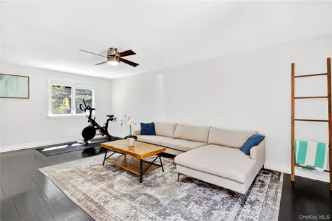 $1,299,000 | 193 Woodbury Road, Woodbury, NY 11797