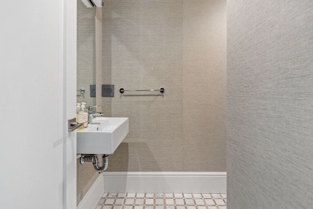 329 Shawmut Avenue, Unit 2 Boston, MA 02118 - Photo 13 of 27