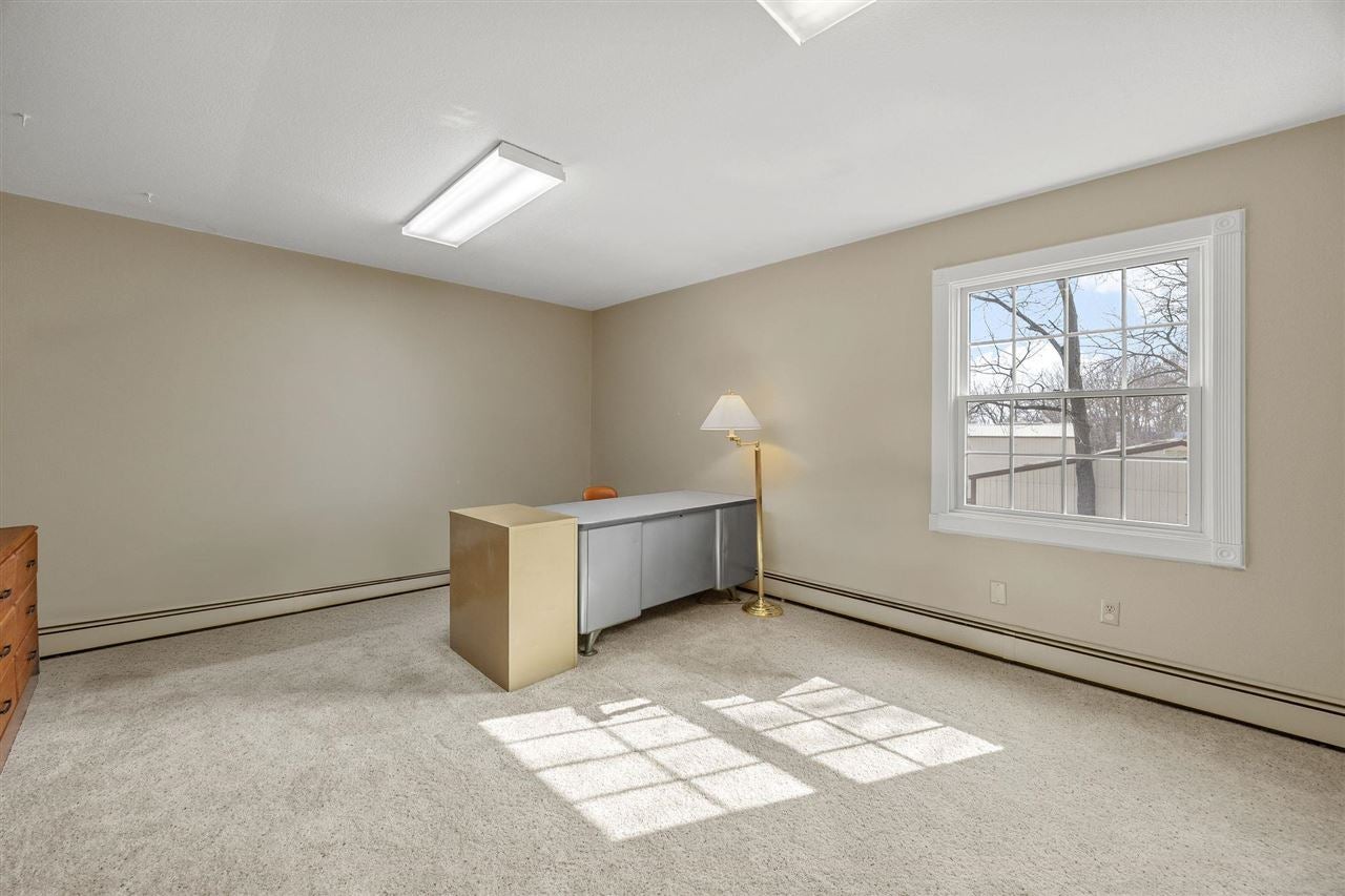 5297 Sand Road Southeast Iowa City, IA 52240 - Photo 16 of 68 Gallery Image 16