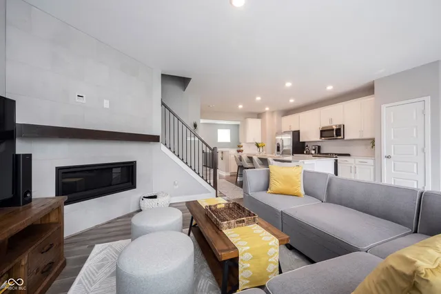 $2,800 | 13820 Tender Drive, Carmel, IN 46032