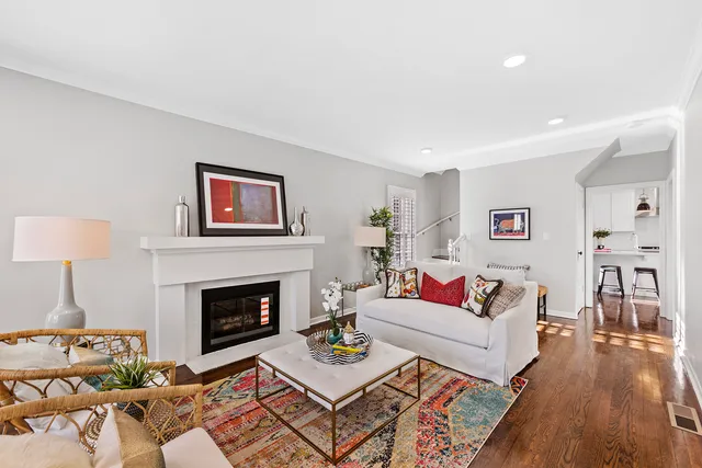 $675,000 | 2118 Jackson Avenue, Evanston, IL 60201