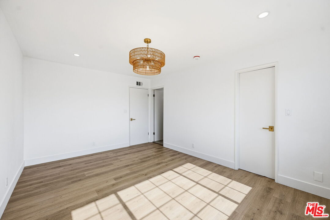 19111 Hamlin Street, Unit 6 Reseda, CA 91335 - Photo 17 of 28