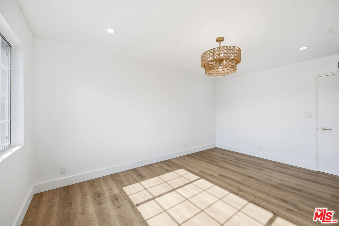 19111 Hamlin Street, Unit 6 Reseda, CA 91335 - Photo 18 of 28