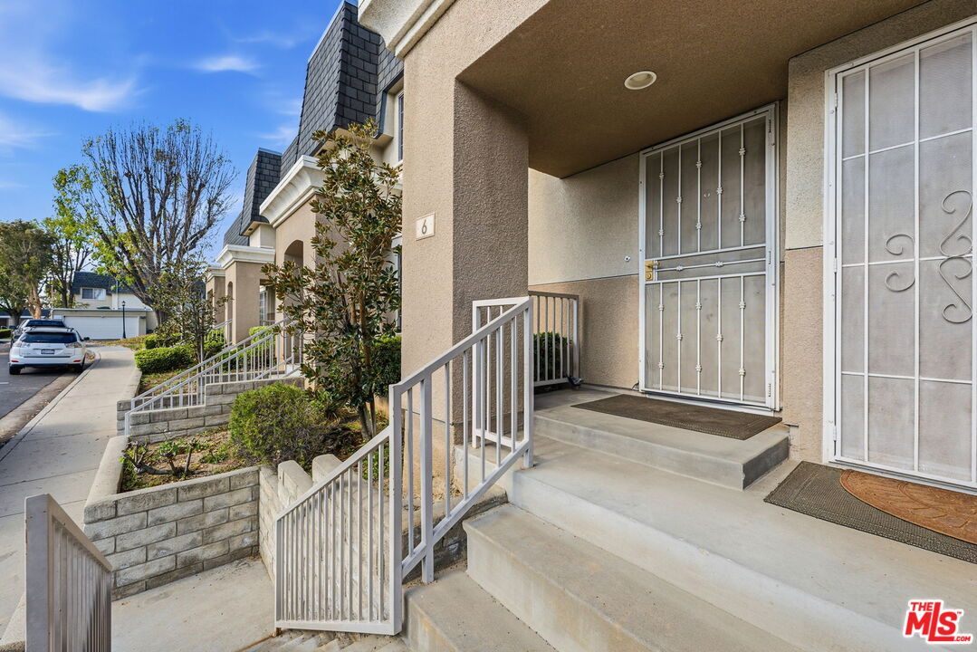 19111 Hamlin Street, Unit 6 Reseda, CA 91335 - Photo 2 of 28