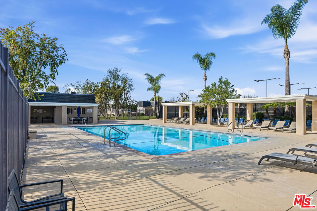 19111 Hamlin Street, Unit 6 Reseda, CA 91335 - Photo 26 of 28