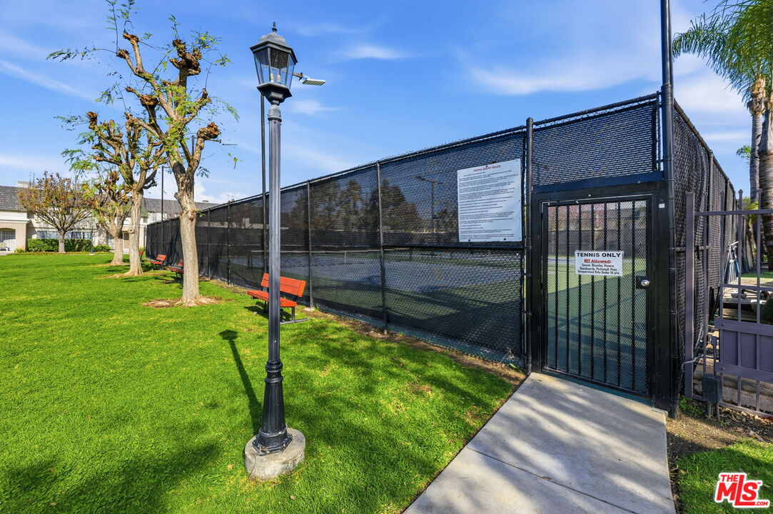 19111 Hamlin Street, Unit 6 Reseda, CA 91335 - Photo 27 of 28