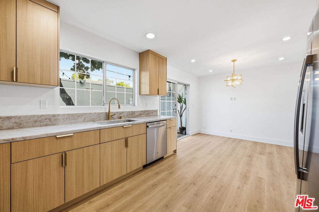 19111 Hamlin Street, Unit 6 Reseda, CA 91335 - Photo 9 of 28