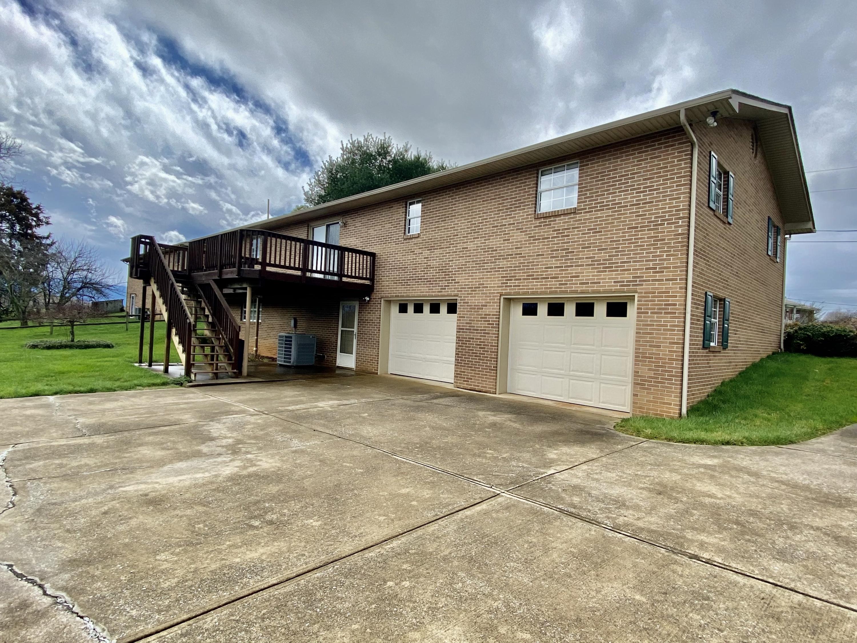 135 White Road Greeneville, TN 37745 - Photo 3 of 52 IMG_2638
