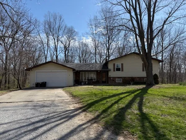 $275,000 | 18 Sawmill Road, Carbondale, IL 62902