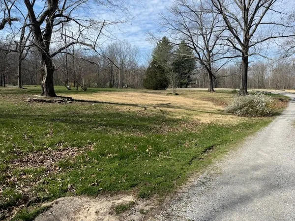 $275,000 | 18 Sawmill Road, Carbondale, IL 62902