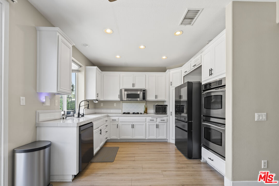 20509 Bergamo Way Porter Ranch, CA 91326 - Photo 5 of 32