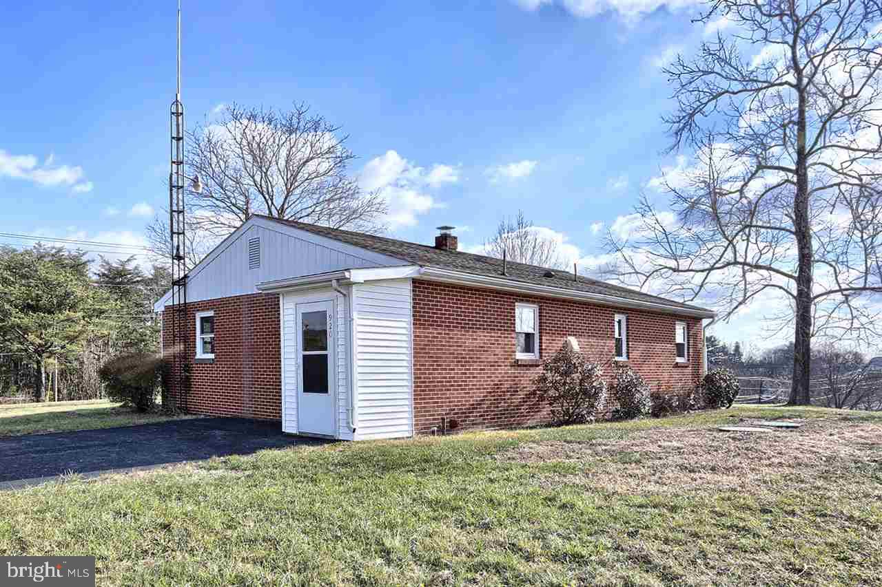 920 Longs Gap Road Carlisle, PA 17013 - Photo 3 of 19 Gallery Image 3
