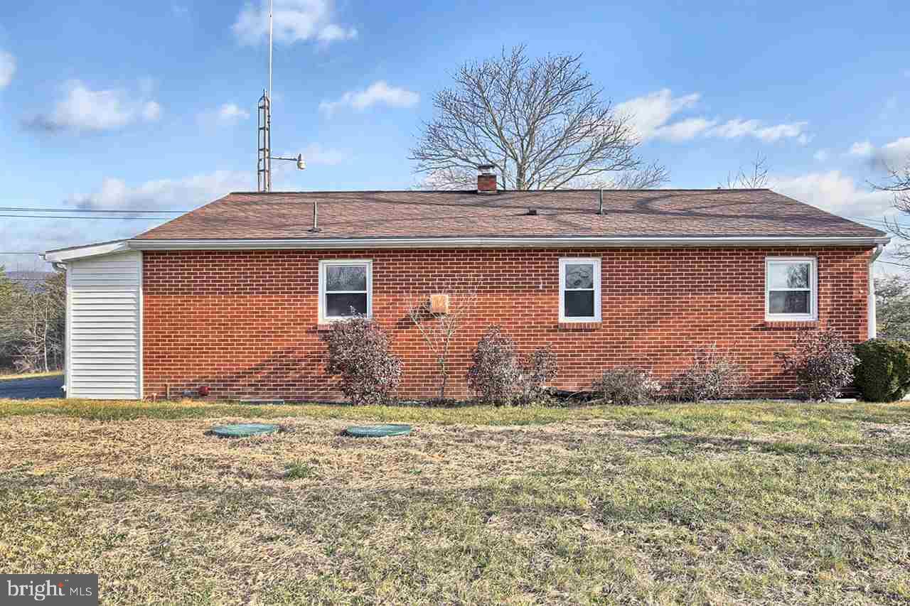 920 Longs Gap Road Carlisle, PA 17013 - Photo 4 of 19 Gallery Image 4