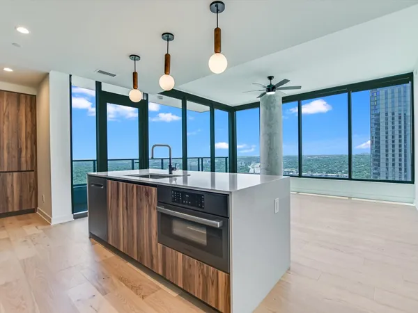 $4,000 | 84 East Avenue, Unit 2506, Austin, TX 78701