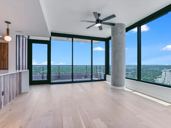 $4,000 | 84 East Avenue, Unit 2506, Austin, TX 78701