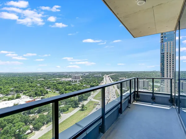 $4,000 | 84 East Avenue, Unit 2506, Austin, TX 78701