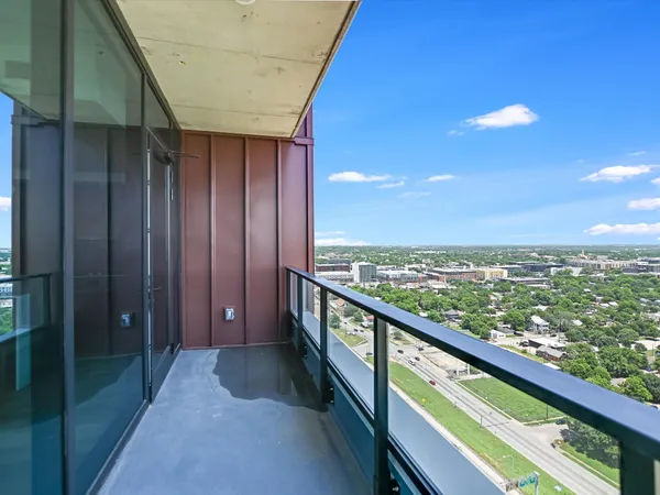 $4,000 | 84 East Avenue, Unit 2506, Austin, TX 78701