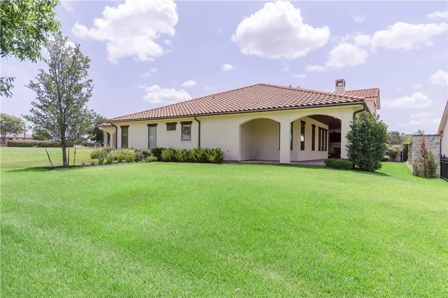 $885,000 | 4231 Villaggio Court, Bryan, TX 77802
