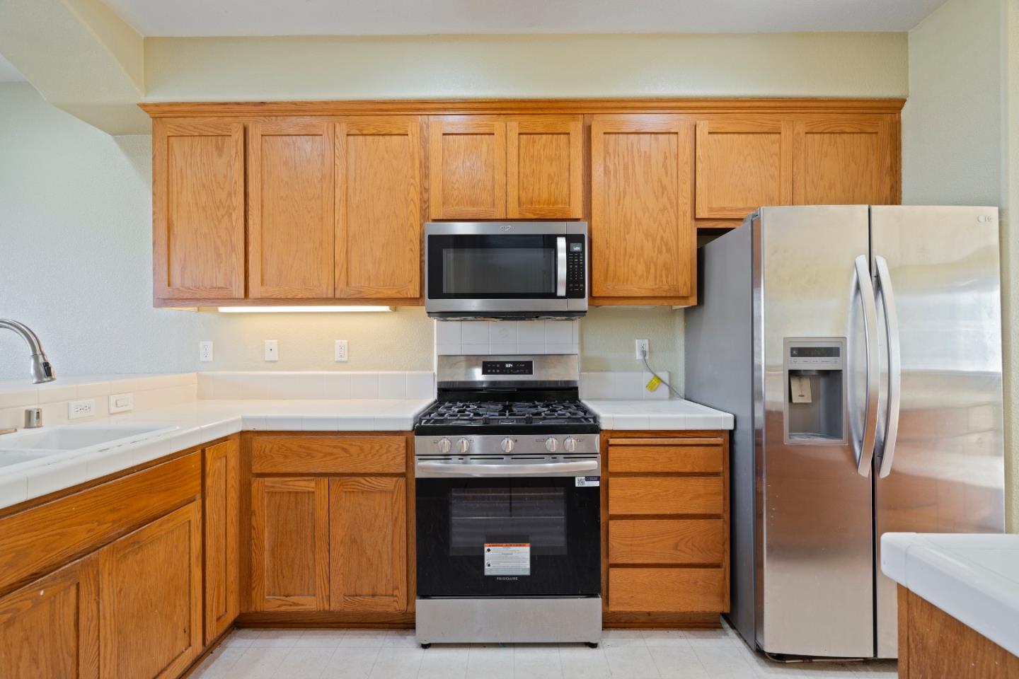 757 Roble Street Watsonville, CA 95076 - Photo 8 of 34