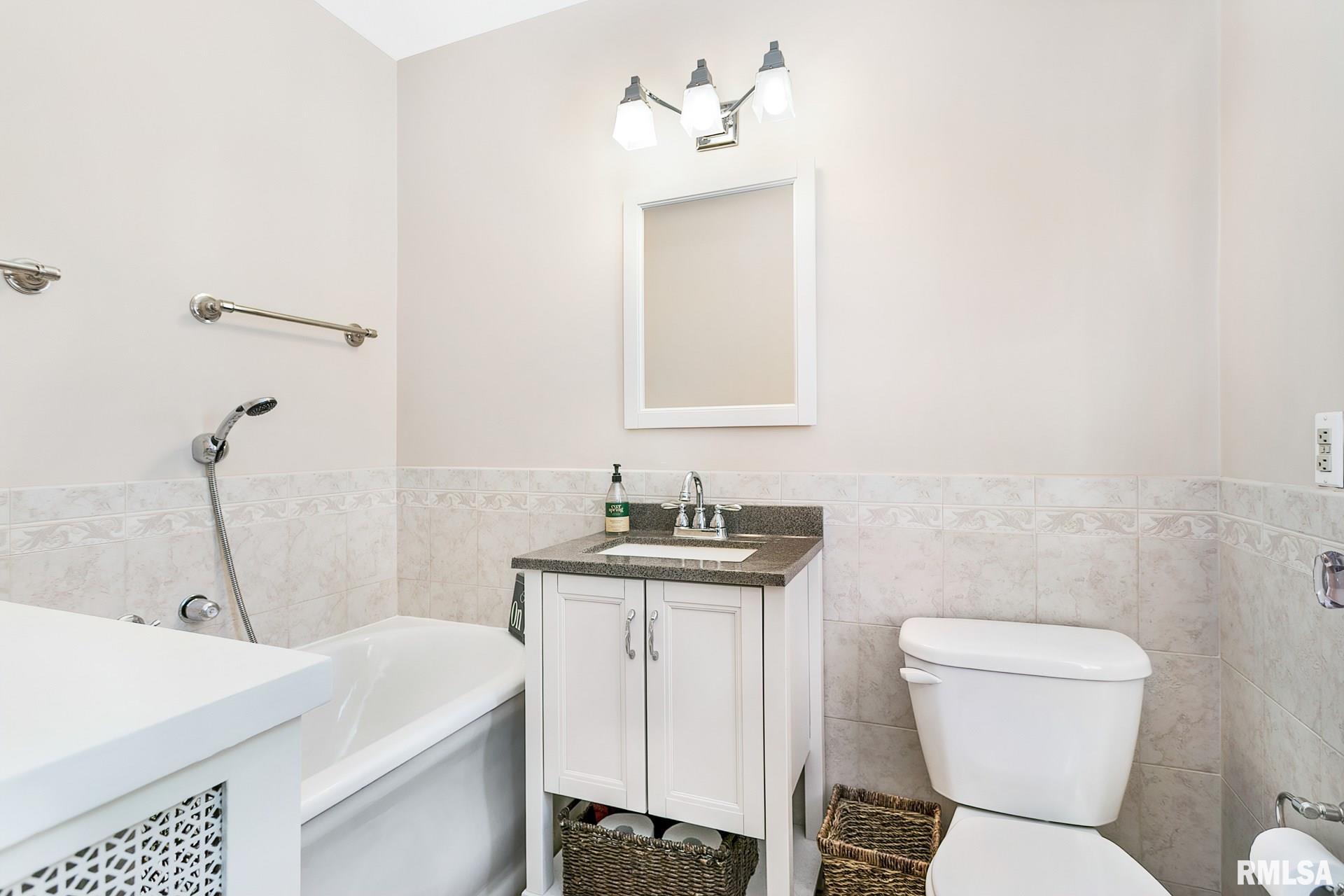 118 Forest Road Davenport, IA 52803 - Photo 26 of 40 Gallery Image 26