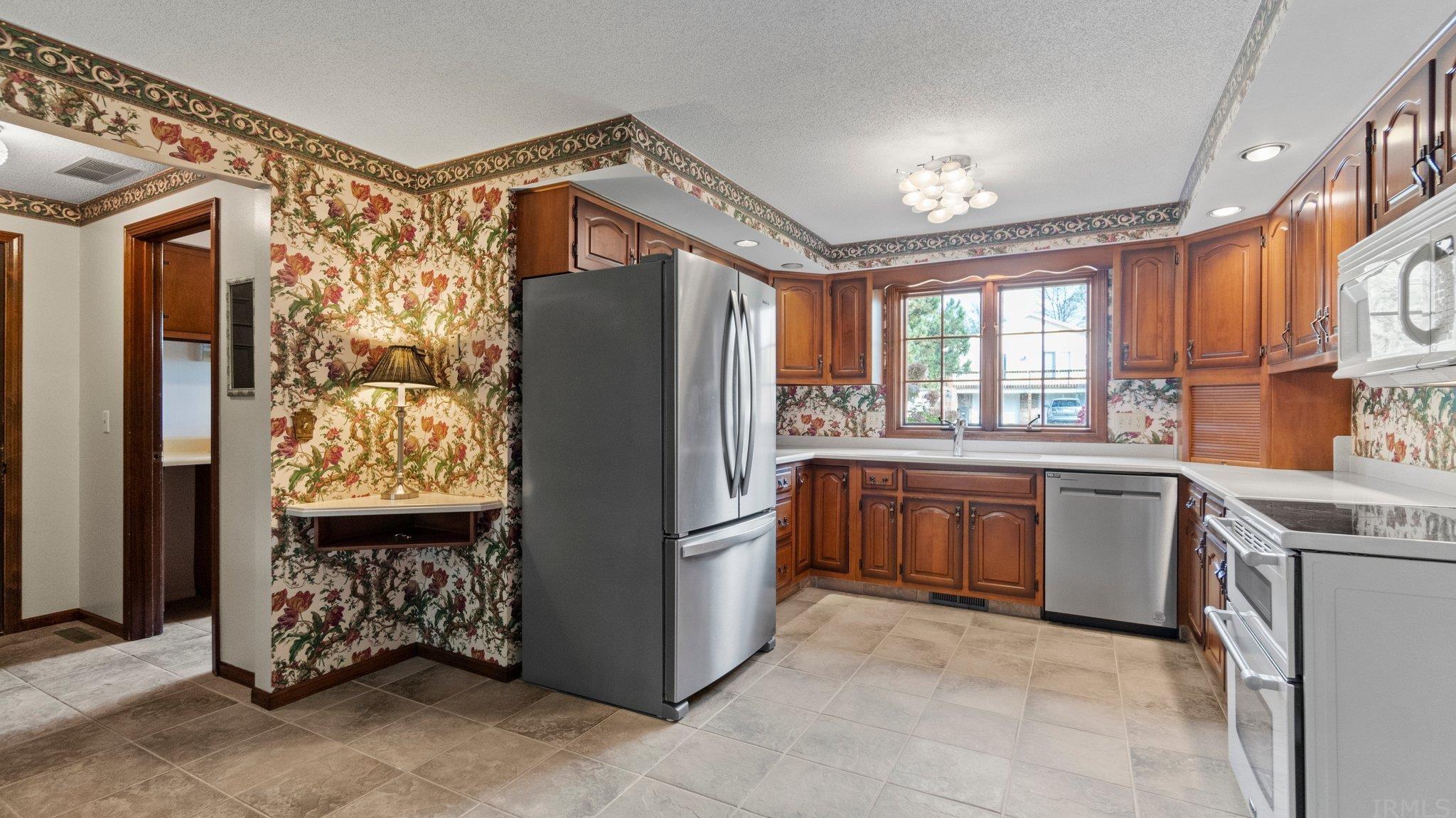 6910 Inverness Drive Fort Wayne, IN 46804 - Photo 13 of 36