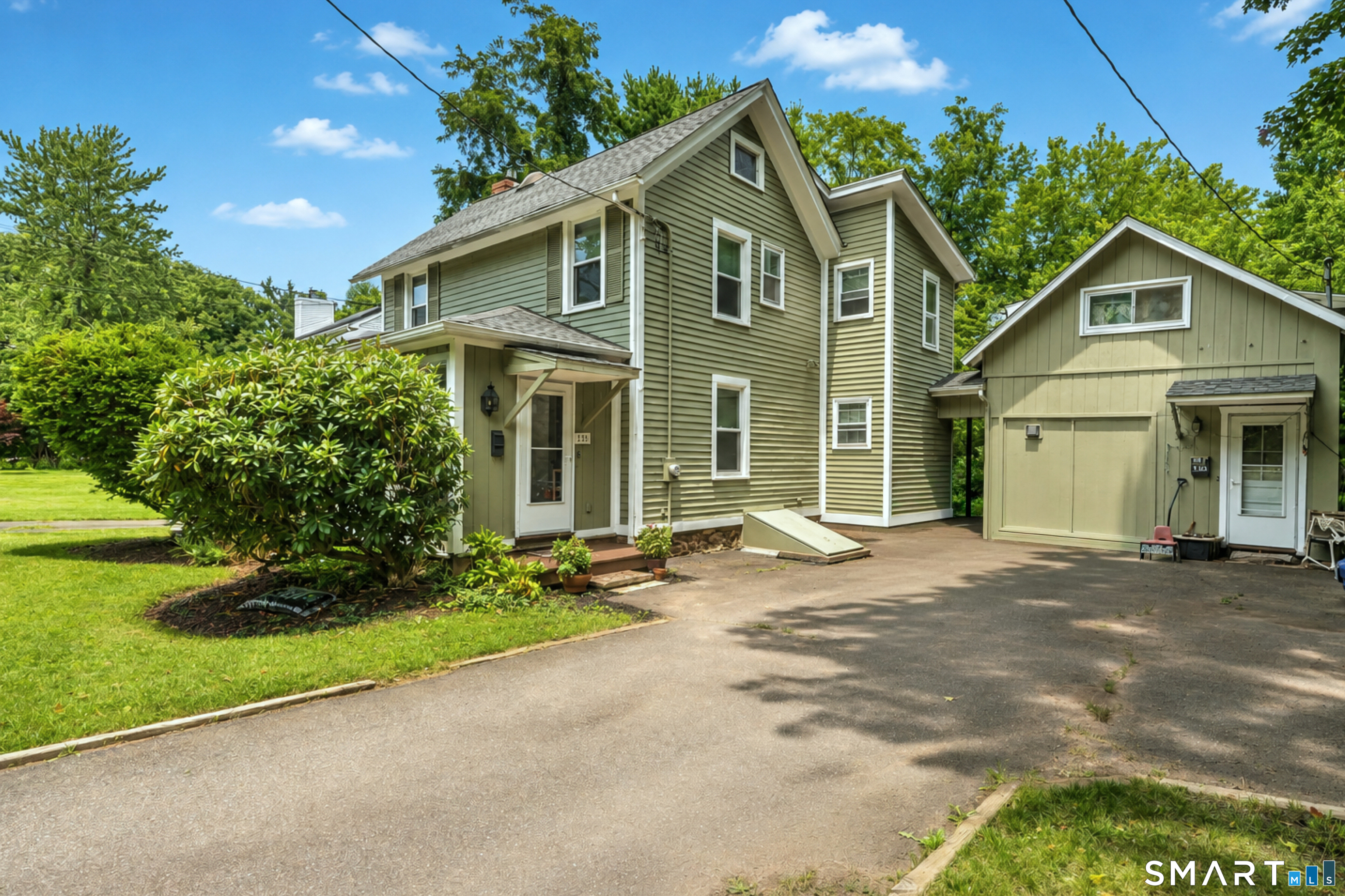 475 West Woods Road Hamden, CT 06518 - Photo 2 of 36 Gallery Image 2