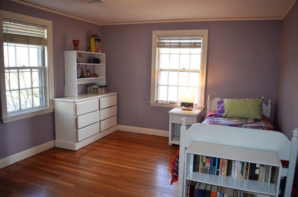 34 Hereward Road Newton, MA 02459 - Photo 18 of 24