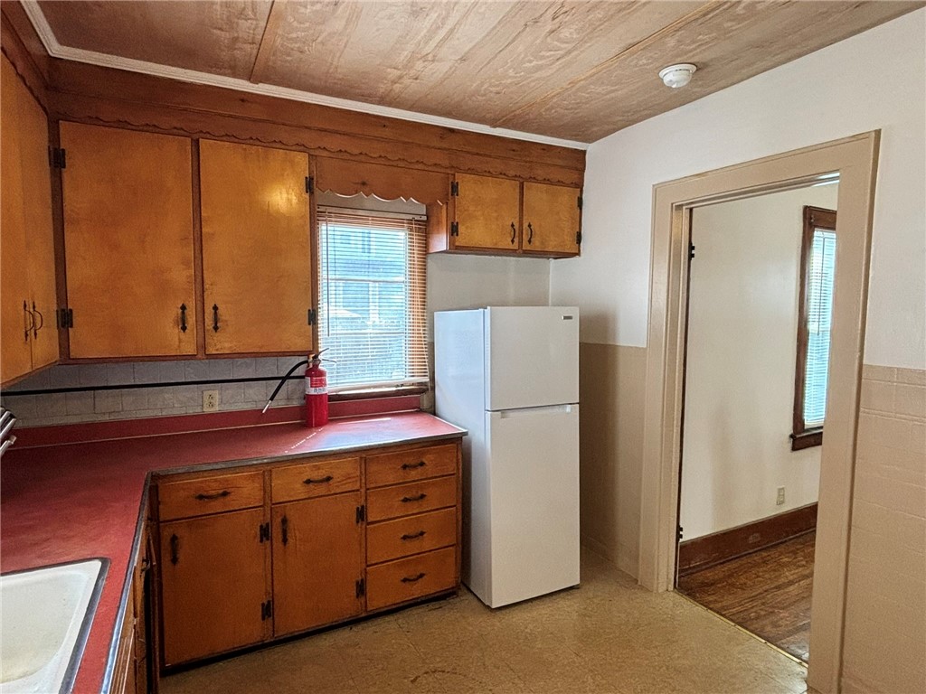 95 Cleon Street Rochester, NY 14621 - Photo 11 of 29