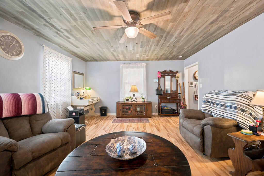 1254 Mahan Road Summerville, GA 30747 - Photo 21 of 50 Living Room