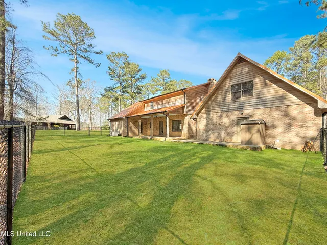 $399,000 | 519 Lake Eddins 1638, Pachuta, MS 39347