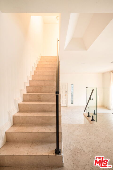 36 Navy Street, Unit 1 Venice, CA 90291 - Photo 17 of 49 a view of staircase with white walls