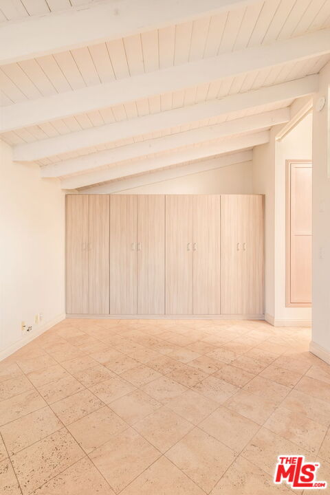 36 Navy Street, Unit 1 Venice, CA 90291 - Photo 22 of 49 a view of an empty room