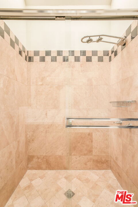 36 Navy Street, Unit 1 Venice, CA 90291 - Photo 33 of 49 a bathroom with a shower