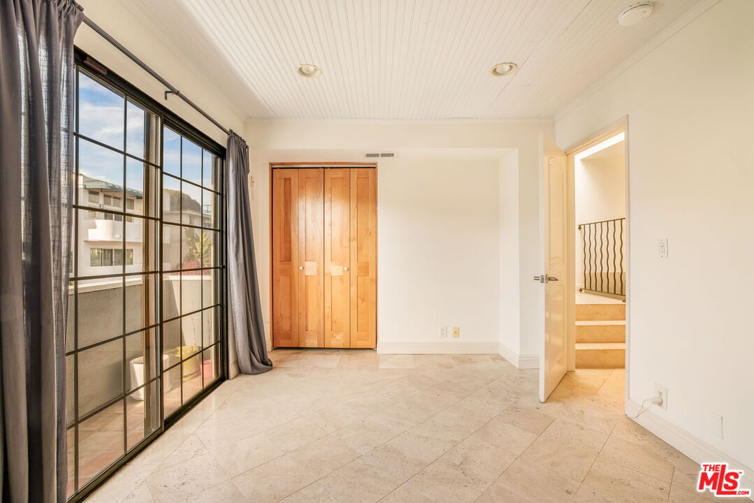 36 Navy Street, Unit 1 Venice, CA 90291 - Photo 38 of 49 a view of an empty room