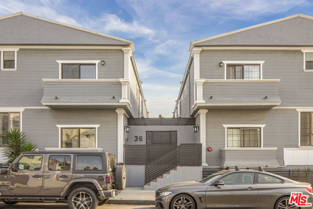 36 Navy Street, Unit 1 Venice, CA 90291 - Photo 45 of 49 a front view of a house with parking space
