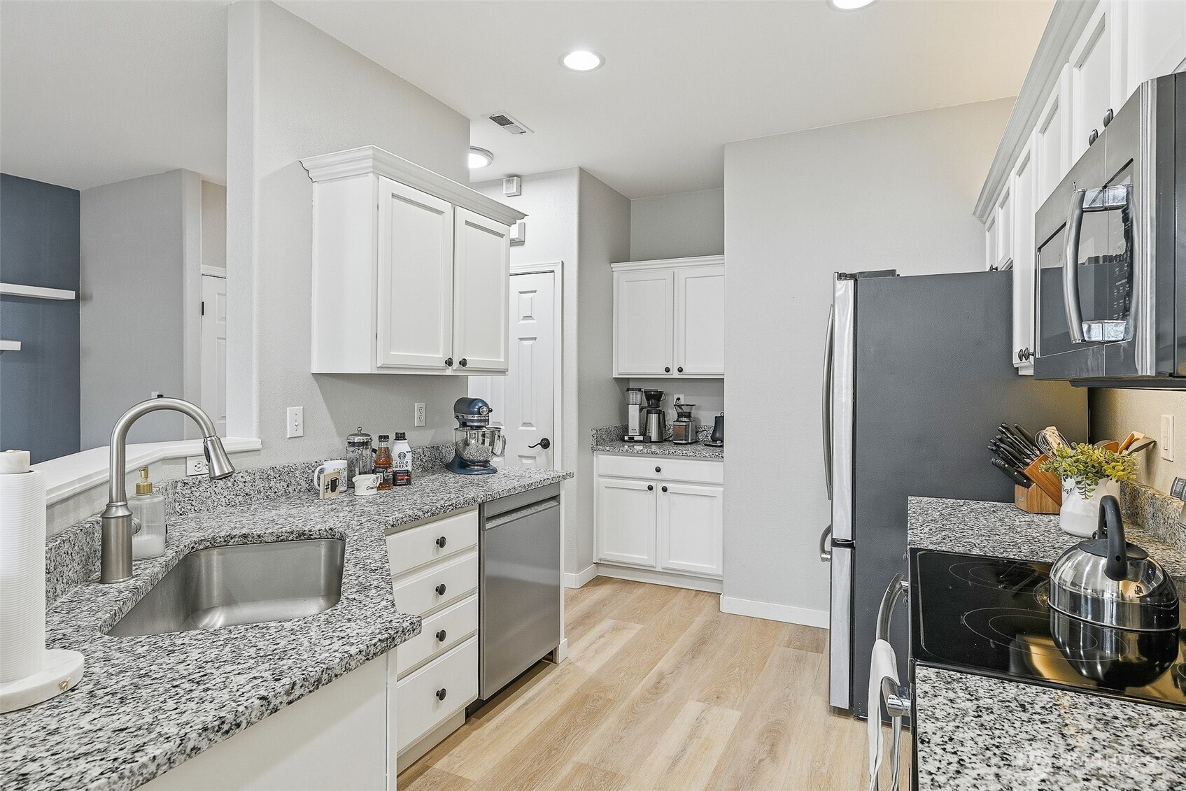 3200 Southeast 12th Street, Unit 1043 Renton, WA 98058 - Photo 12 of 40 Gallery Image 12