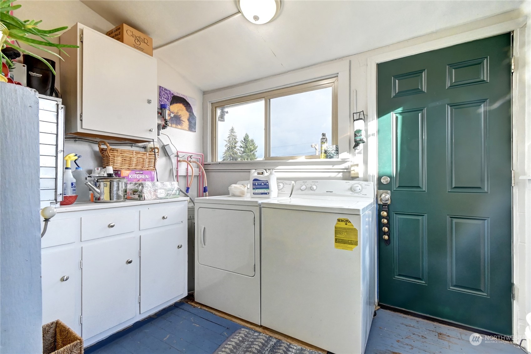 2223 Rockefeller Avenue Everett, WA 98201 - Photo 10 of 21 a kitchen with cabinets appliances and a window