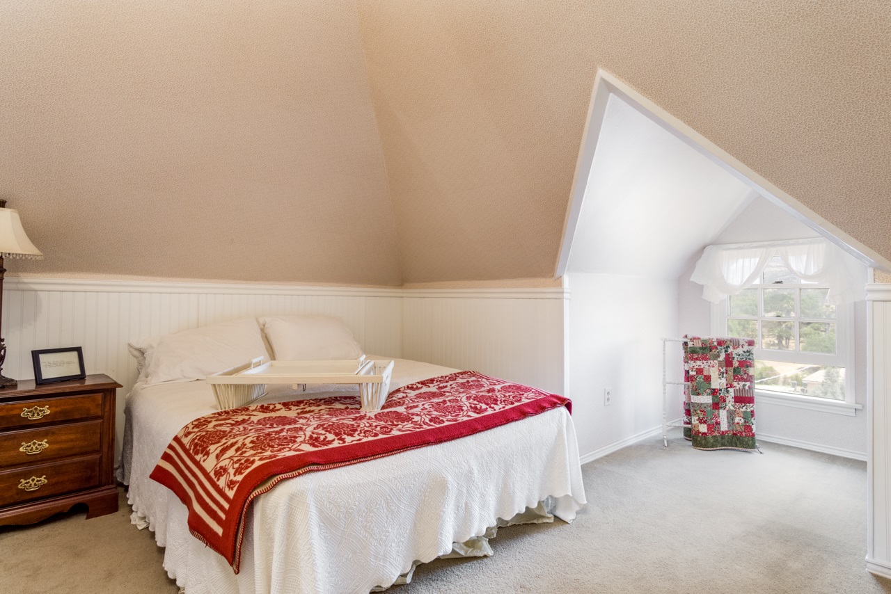 14095 Proctor Valley Road Jamul, CA 91935 - Photo 19 of 23 Upstairs Bedroom #1