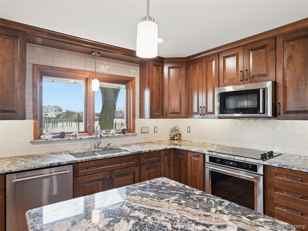 32160 South River Road Harrison Township, MI 48045 - Photo 11 of 70