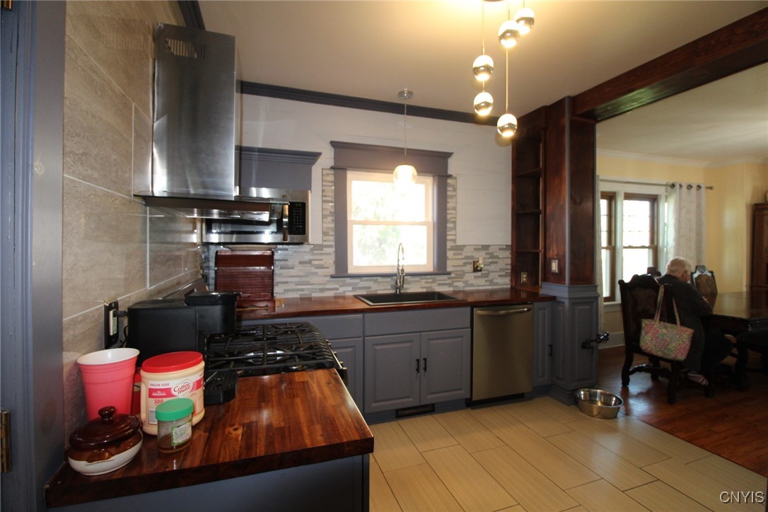 1911 Brewerton Road Salina, NY 13211 - Photo 24 of 50