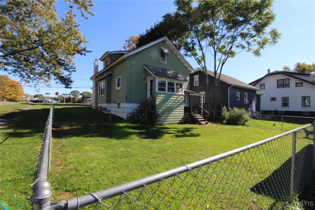 1911 Brewerton Road Salina, NY 13211 - Photo 8 of 50