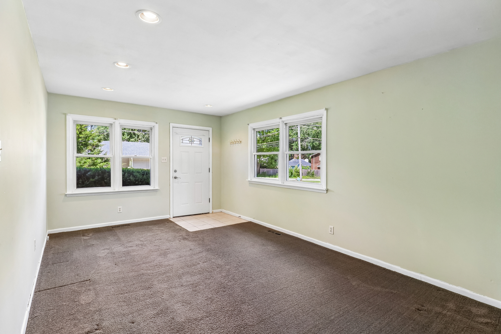 91 Bay Road Fox Lake, IL 60020 - Photo 4 of 26